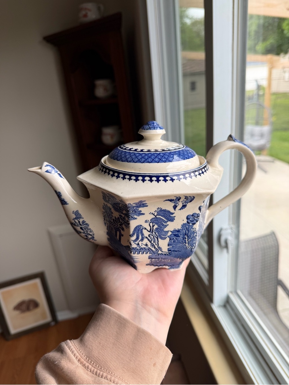 Blue and Cream Vintage Sadler England Blue Willow hexagonal porcelain teapot